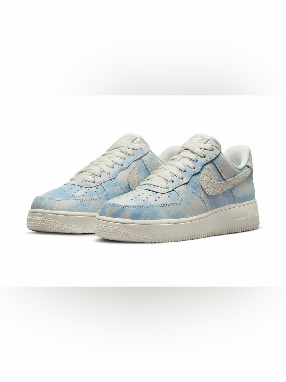 Nike Low-Top Cloud Sneakers in Sky Blue and White